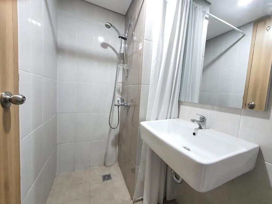 Padina Suites Tangerang Værelse billede